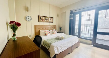 BluO Modern Studio  DLF Galleria Market Room Type - BluO Modern Studio  DLF Galleria Market