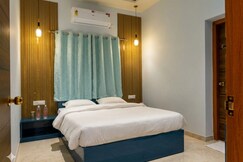 Raj Royal Hotel
