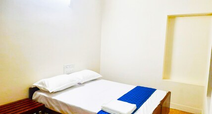 Hotel Rajarajan Room Type - Deluxe Triple Room AC