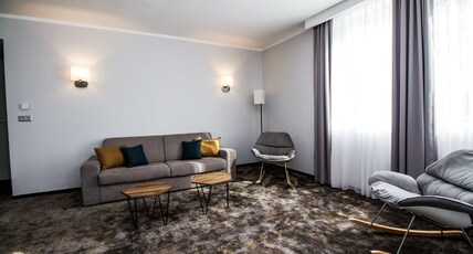 Best Western Plus Premium Inn Room Type - Suite-1 King Bed, Non-Smoking, Executive Room, Living Room, Wi-Fi, Coffee And Tea Maker, Balcony, Fu