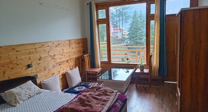 HariKishanNiwas Naggar Room Type - Bedroom 102