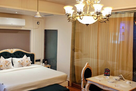 Hotel Mahanayak