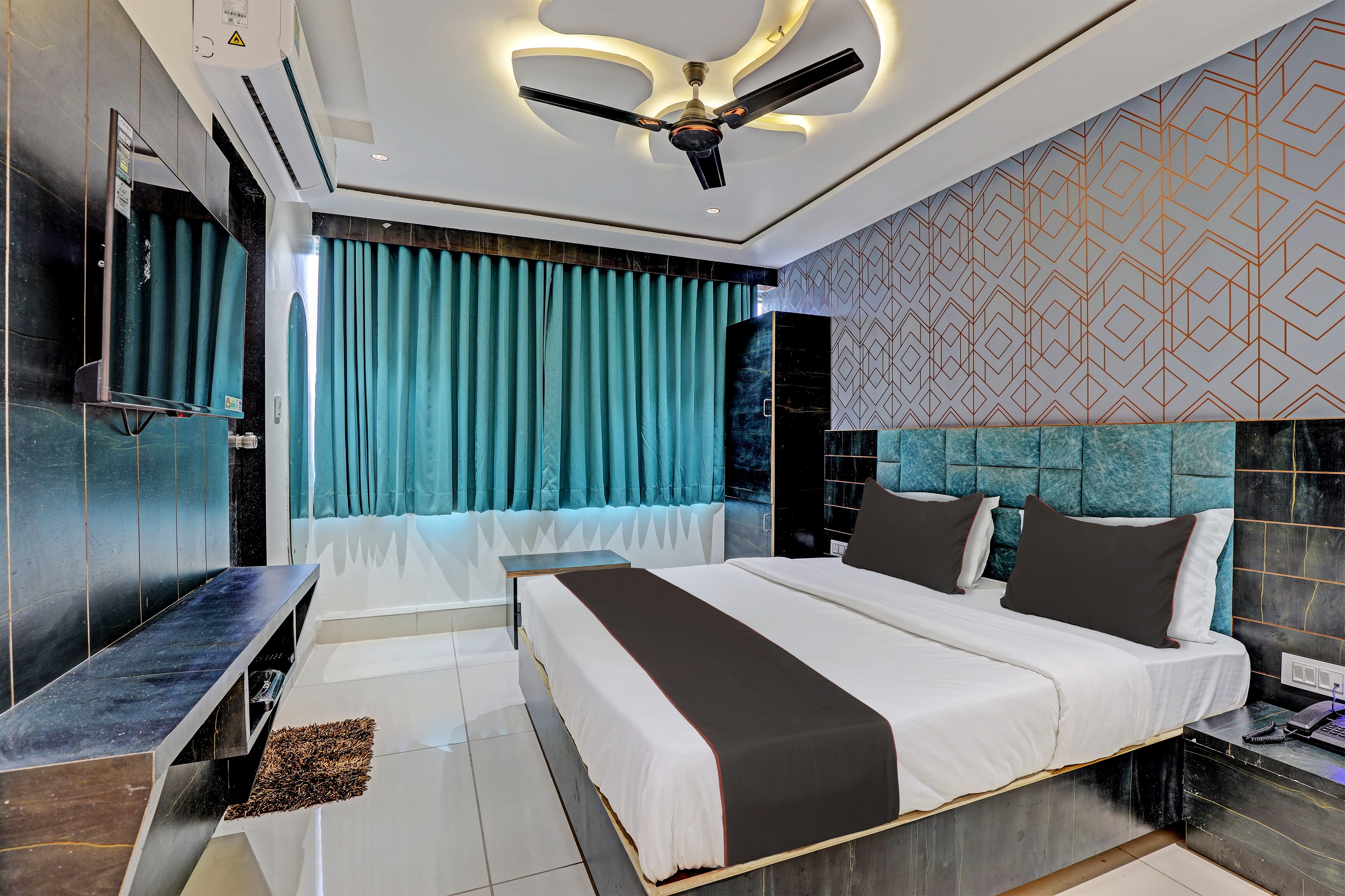 Hotel O Pan Pacific - Tap to explore photos