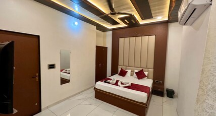 Shree Krishnam Inn Room Type - Super Deluxe Room - 1 King bed