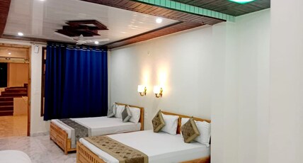 Kasar Hill Top Room Type - Family Room with Three Double Bed