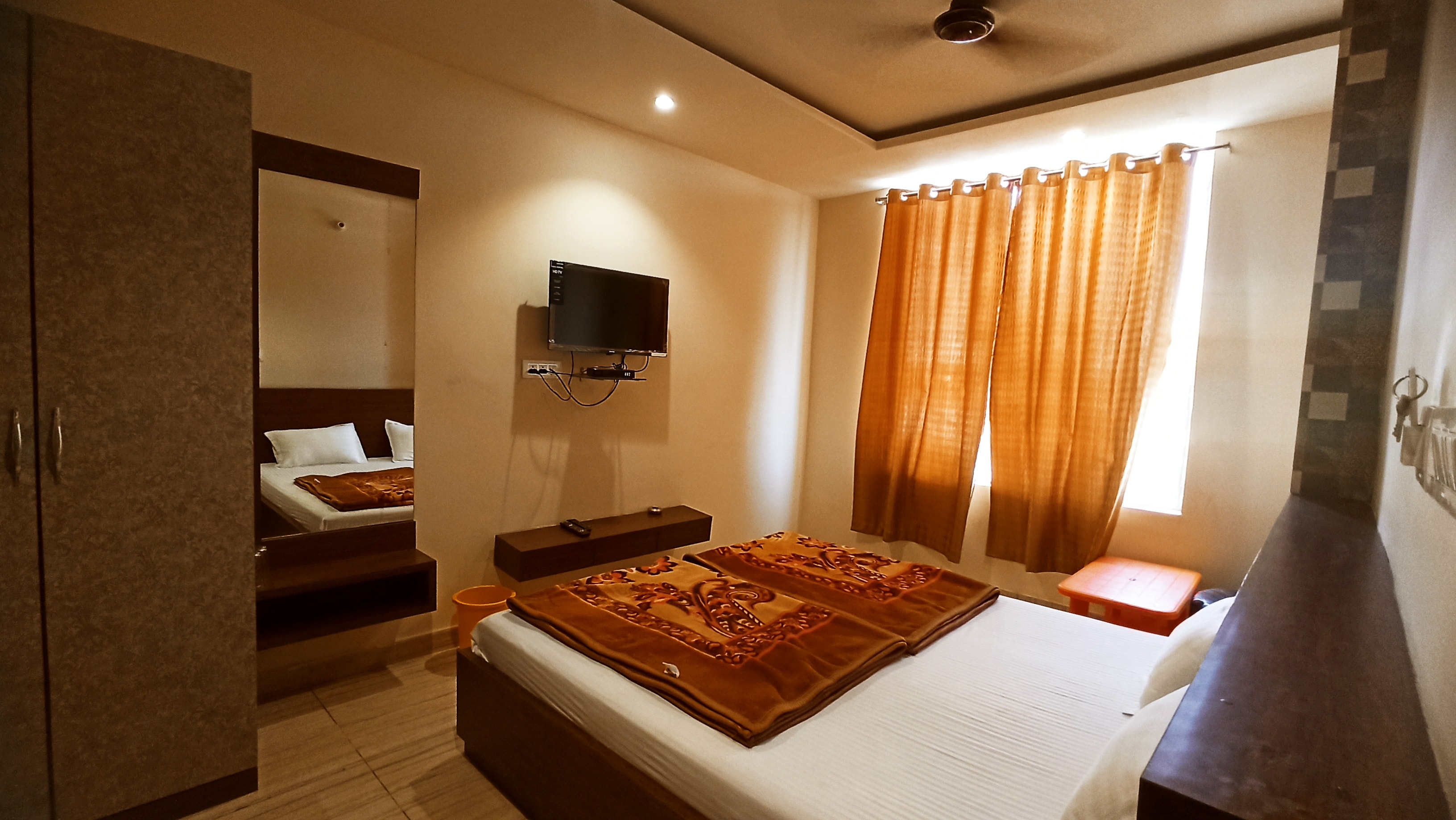 Hotel Satyam Palace, deoghar - Tap to explore photos