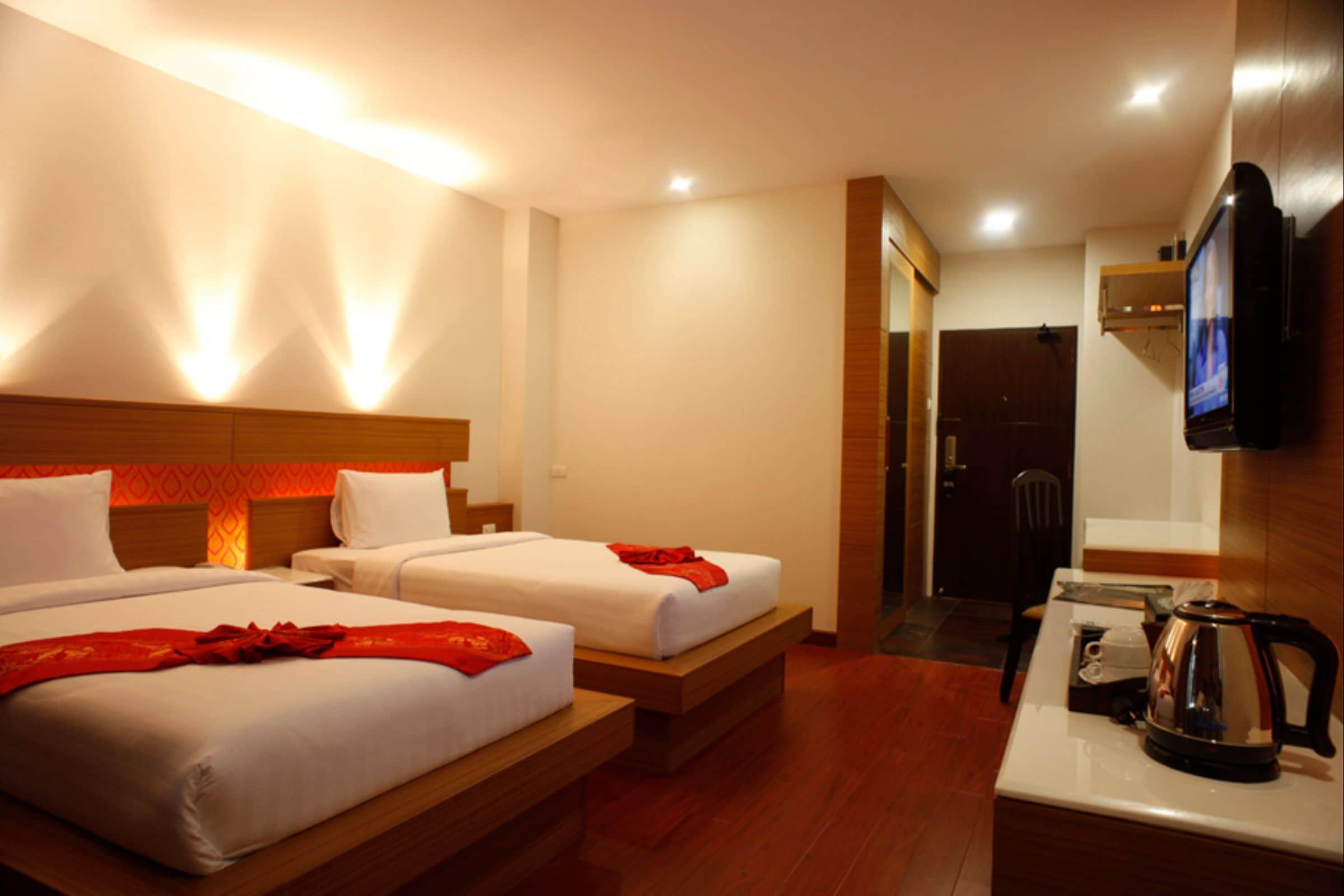 Suvarnabhumi Suite Hotel - Suvarnabhumi Airport, Bangkok - Tap to explore photos