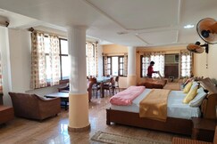 Hotel Centre Point ,Palampur