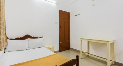 SAHARI HOTEL Room Type - Deluxe AC