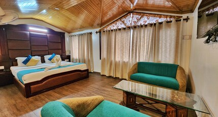 Hotel Surya- Elevator access to Mall Road Room Type - Executive Suite