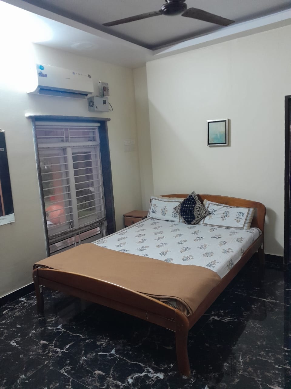 Visava Sea View - Tap to explore photos