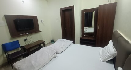 New Hotel Sanskar Room Type - Standard Room Ac