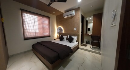 HOTEL SEVA SHRI Room Type - Sup.Deluxe Room with City View