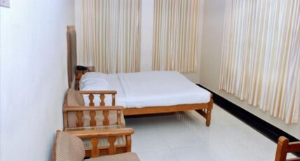 SAHARI HOTEL Room Type - Suite Room Ac