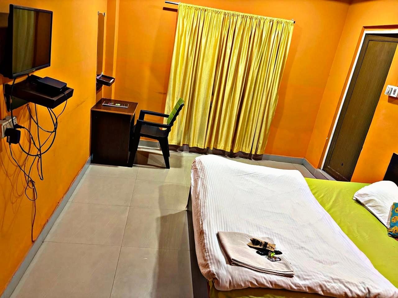Silk Villa Guest House - Tap to explore photos