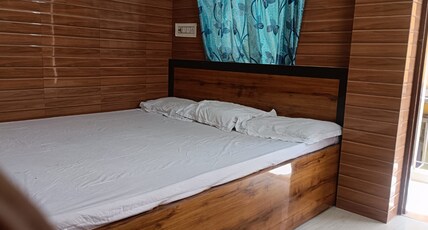 Oasis Homestay Room Type - DOUBLE BED NON AC