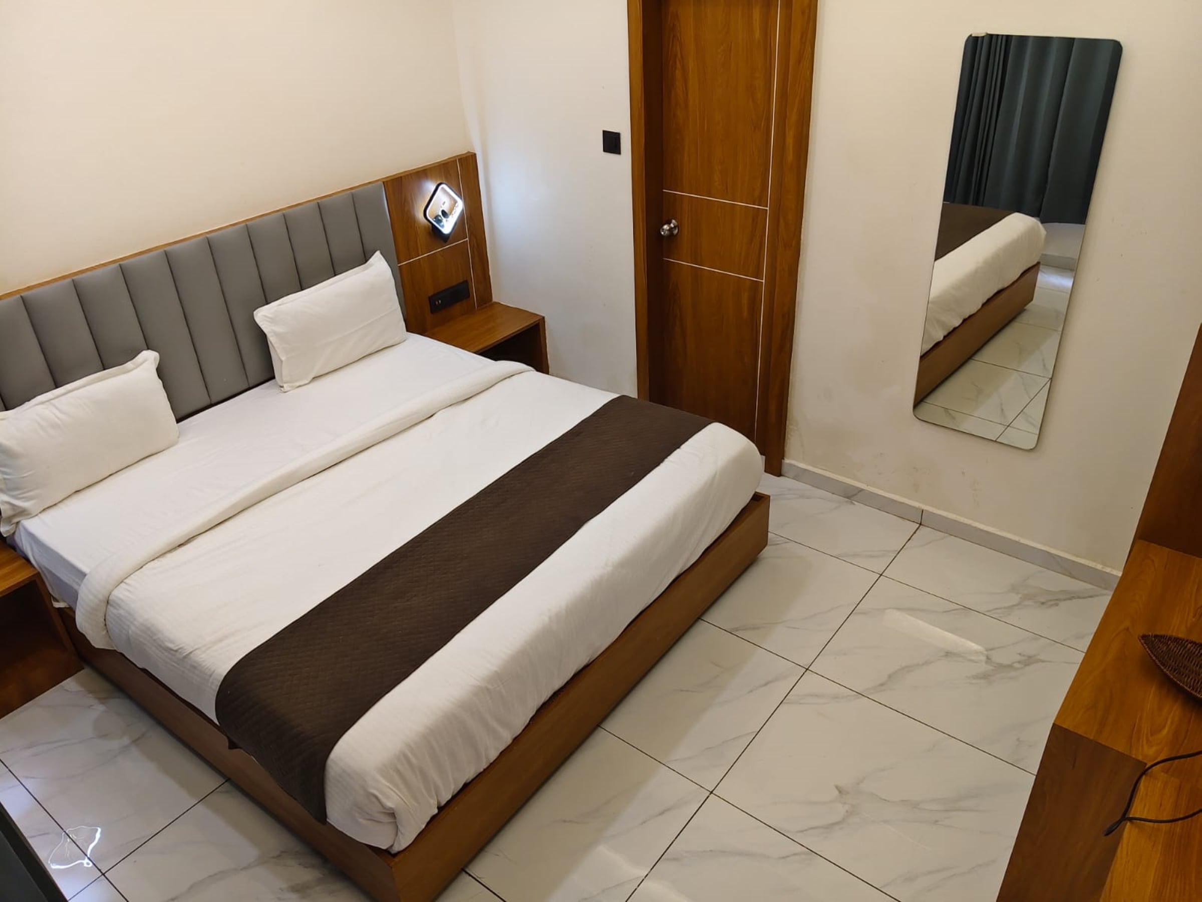 Hotel Krishnay Somnath bypass - Tap to explore photos