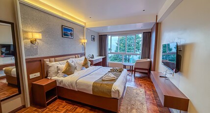 HOTEL OLD BELLEVUE Room Type - DELUXE DOUBLE ROOM WITH MOUNTAIN VIEW