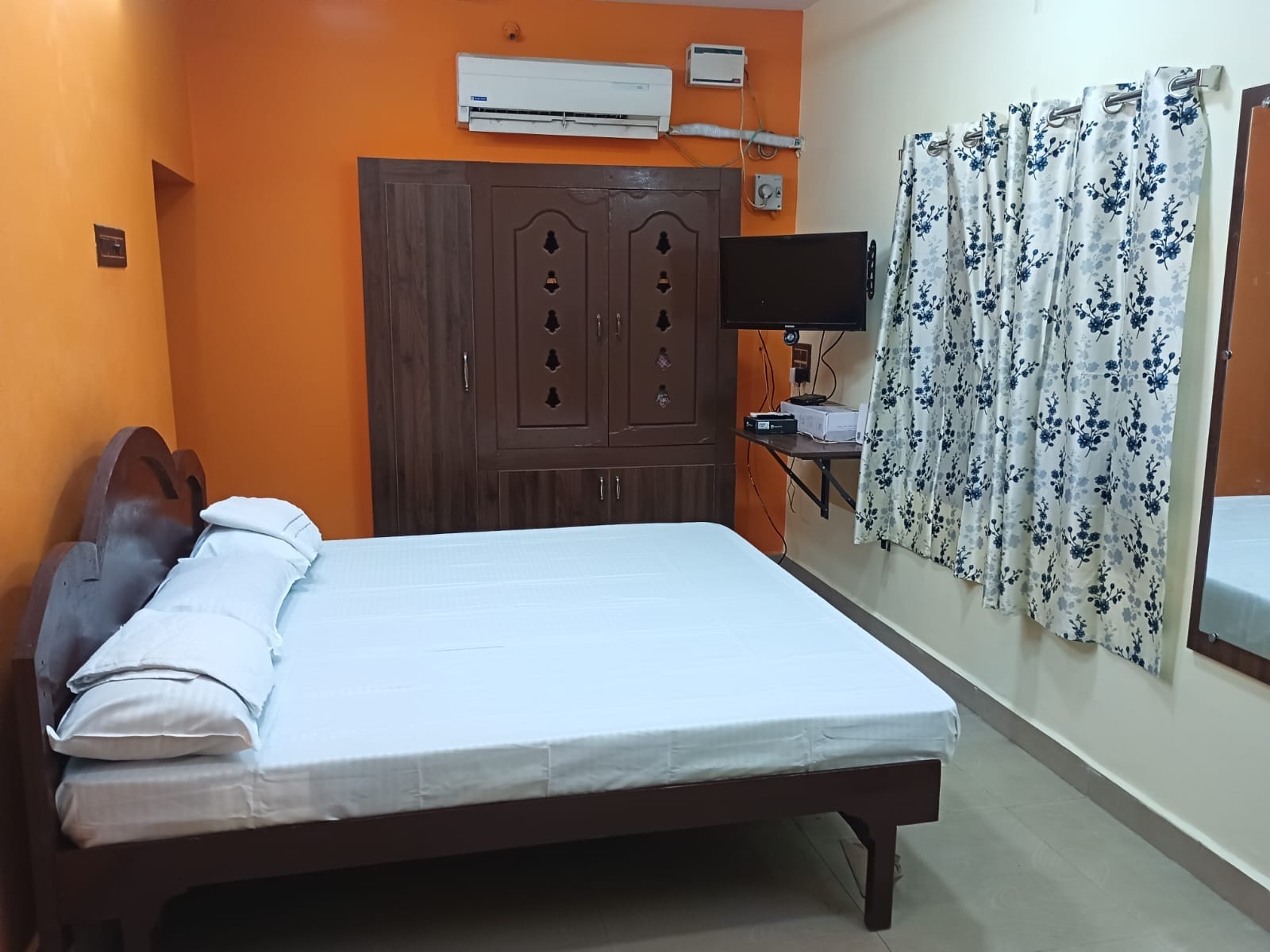 Sai mithra homestay - Tap to explore photos