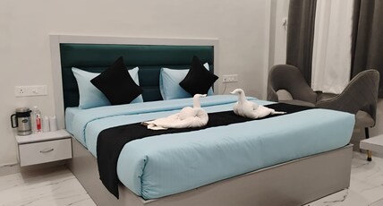 Aastha Guest House Room Type - Deluxe Room with Balcony