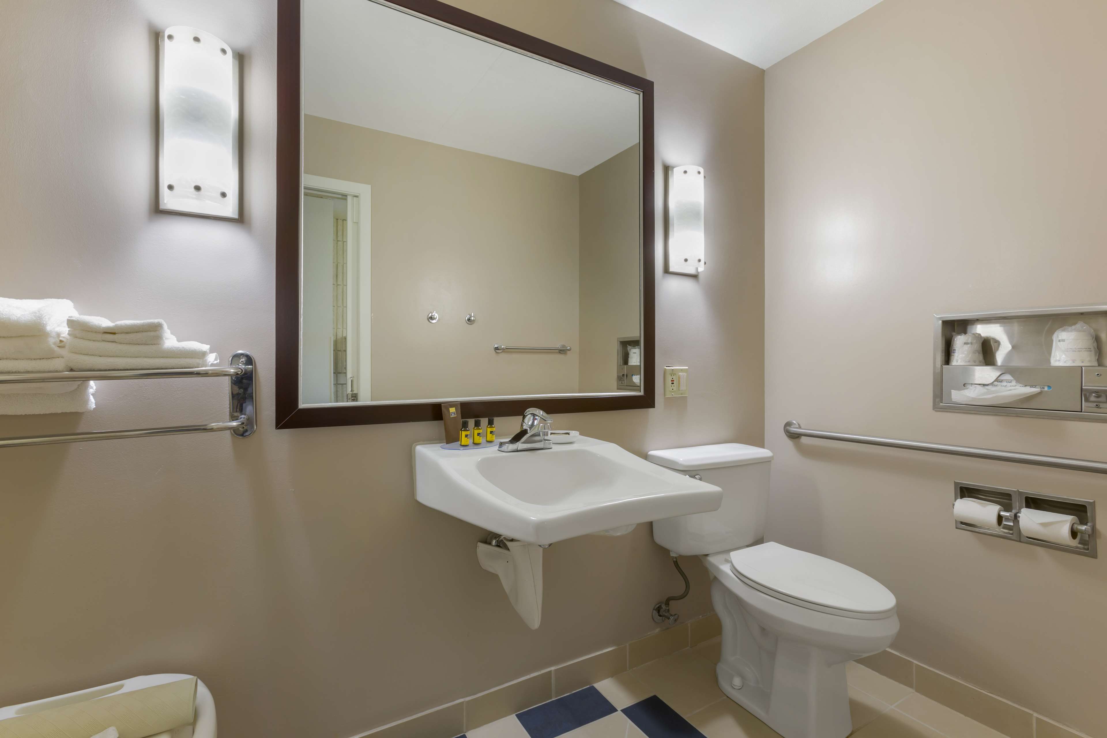 Best Western Plus University Inn - Tap to explore photos