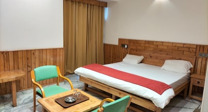 Hotel CM Palace - Pure Vegetarian Room Type - Deluxe Double Room Hotel CM Palace - Pure Vegetarian Room Type - Deluxe Double Room