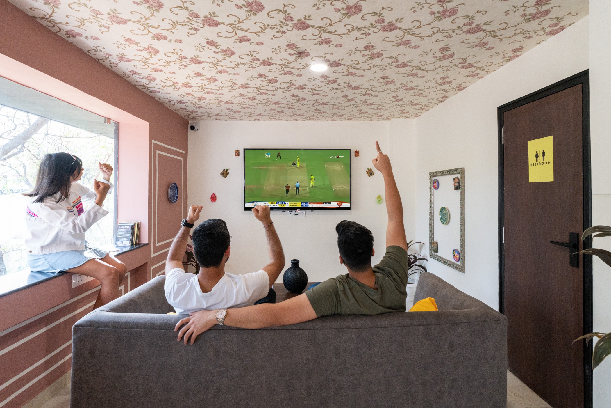 The Hosteller Jaipur, MI Road - Tap to explore photos