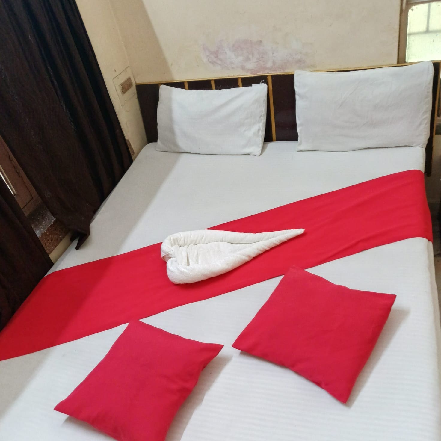 Hotel Panghat - Tap to explore photos