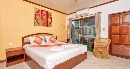 Sai Rougn Residence Room Type - Standard Room with balcony and Quiet View