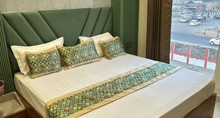 HOTEL FAME99 Room Type - Deluxe Room with Air Conditioning