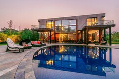 StayVista|Pranaam 6 BHK Pool Villa