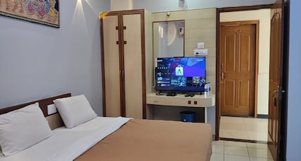 Hotel Rajsangam International Room Type - Superior 3 Bed AC Room Hotel Rajsangam International Room Type - Superior 3 Bed AC Room