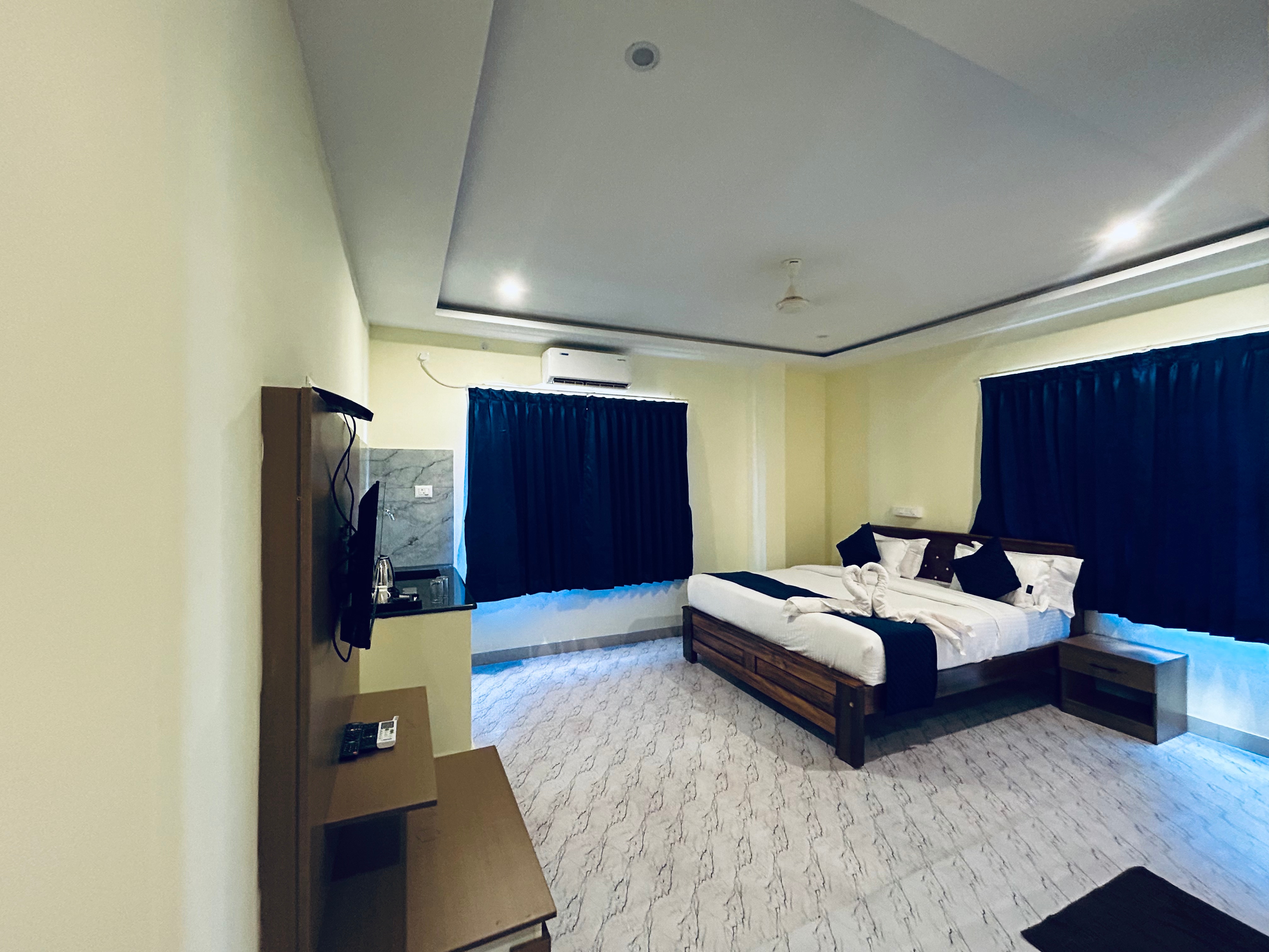 SB Royal Inn - Tap to explore photos