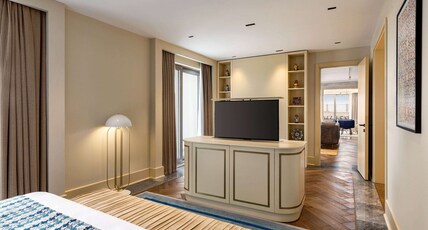 Wyndham Bukhara Room Type - 1 King Bed, Executive Ambassador Suite, Smoking