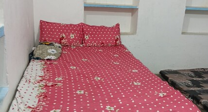 Ganga Kashi Homestay Room Type - Deluxe room