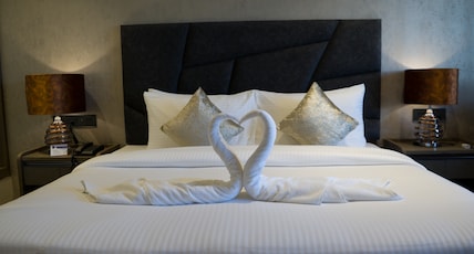 Hotel Clarks Inn Suites Kangra Room Type - Executive Suite room with Private Balcony and King Bed Hotel Clarks Inn Suites Kangra Room Type - Executive Suite room with Private Balcony and King Bed