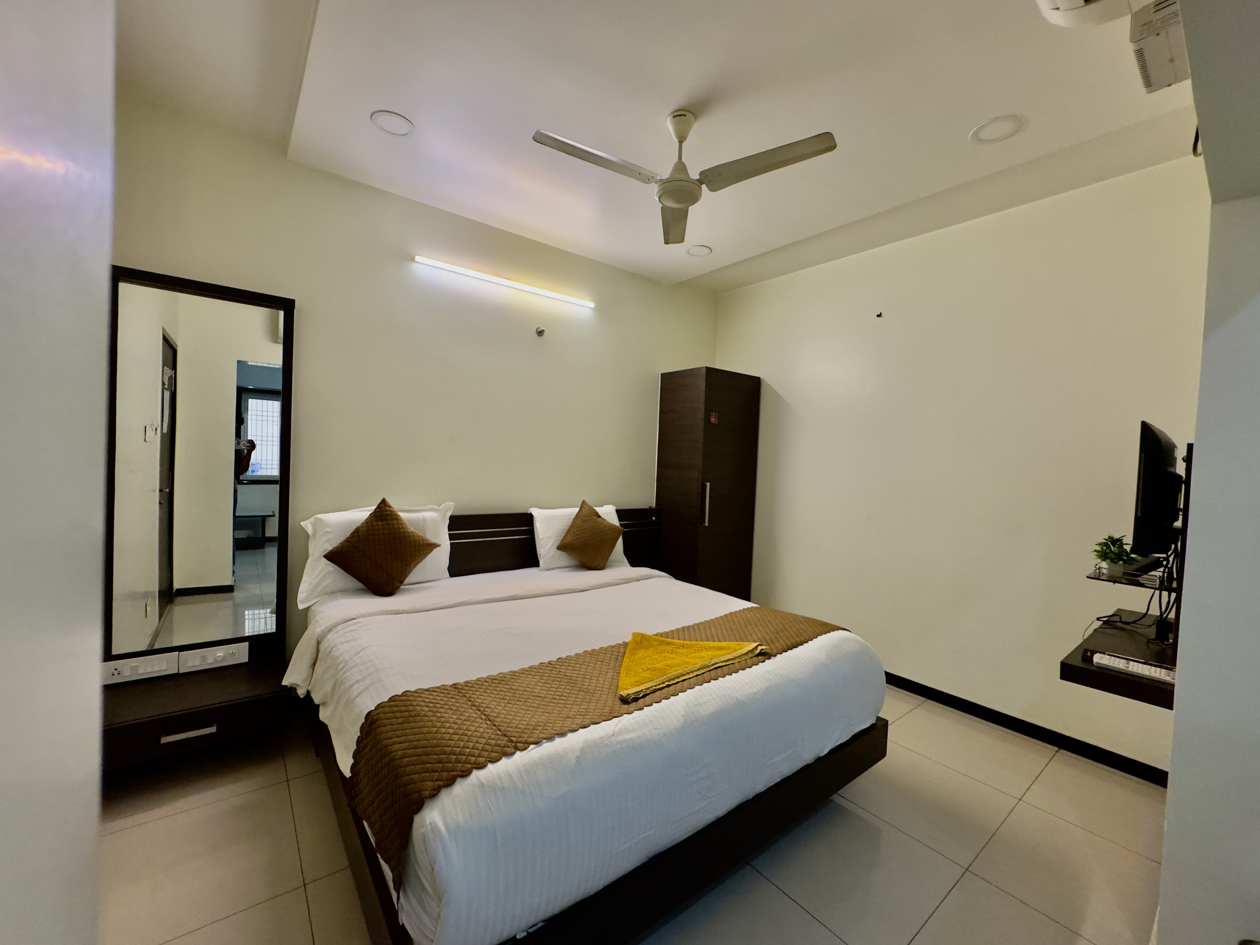 HOTEL SRI JUPUDY RESIDENCY - Tap to explore photos