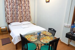 The Lotus Home - Near Marina Park And Aberdeen Bazar