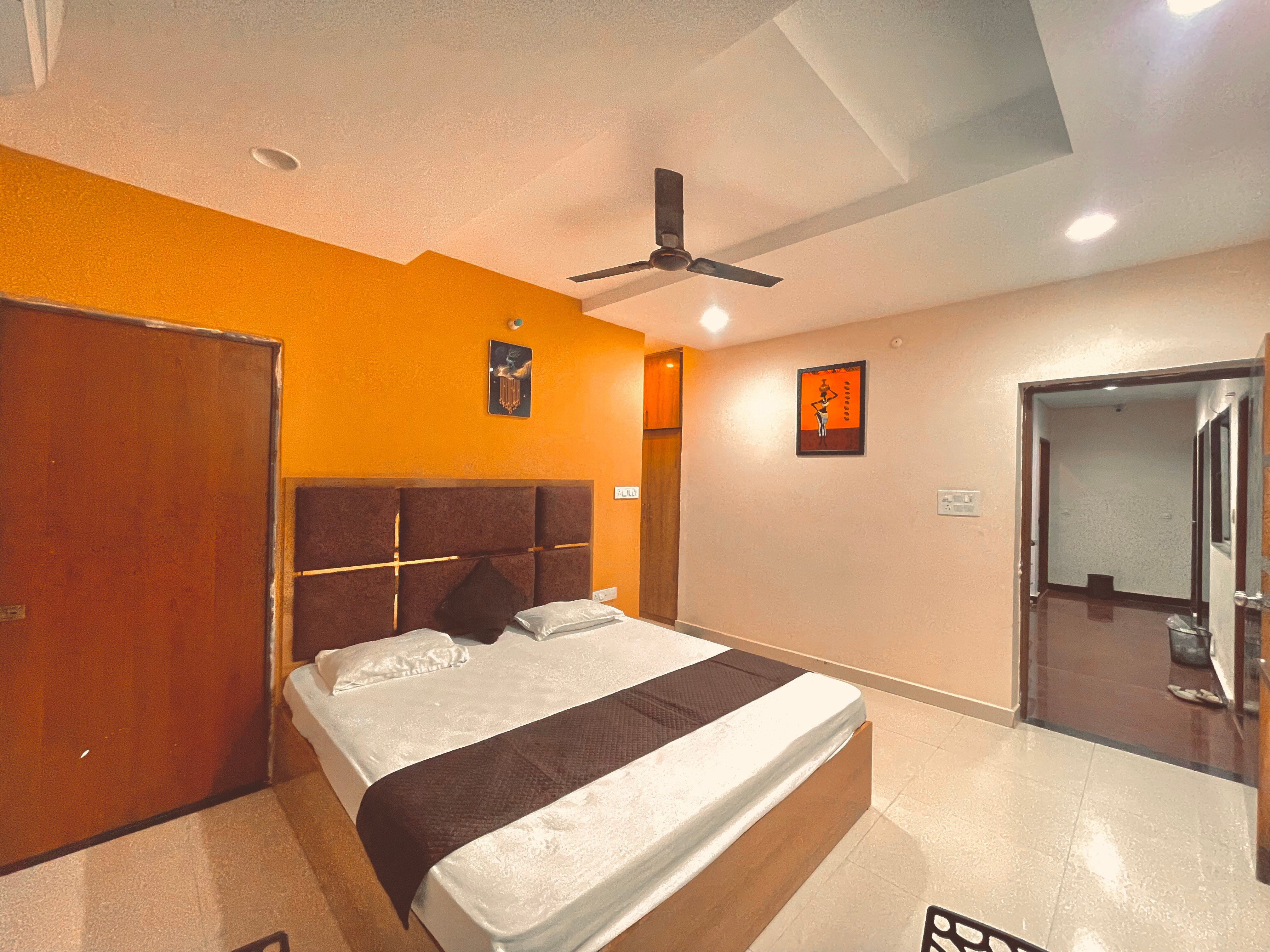 Kashika Inn & Comfort Stays - Tap to explore photos
