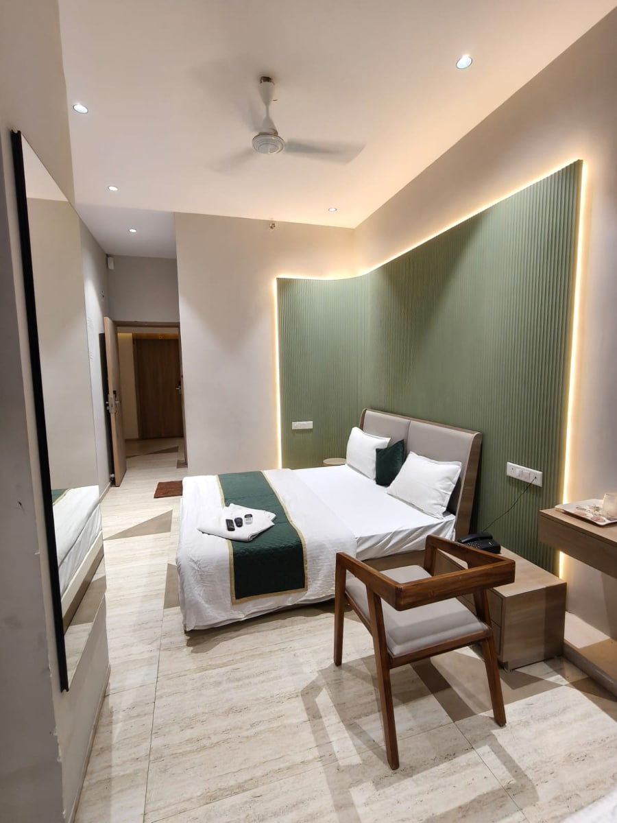 Hotel VD Rooms Althan - Tap to explore photos