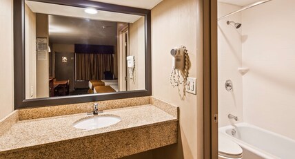 Best Western Gateway Adirondack Inn Room Type - Suite-1 King Bed, Non-Smoking, Sofabed, Kitchenette, Wi-Fi, Full Breakfast