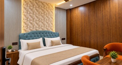 HOTEL AYANSH Room Type - Deluxe Room- AC HOTEL AYANSH Room Type - Deluxe Room- AC