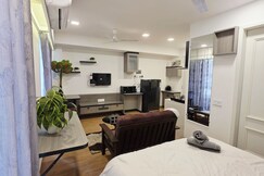 Address of Silver Sun by Superhomes