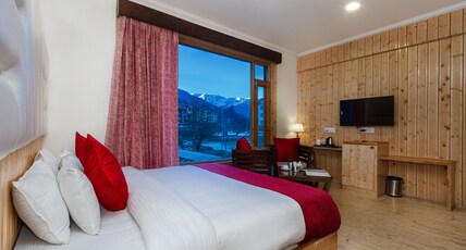 Evoque Hotel - Near Mall Road Offering Scenic River & Mountain Views. Room Type - Family Suite
