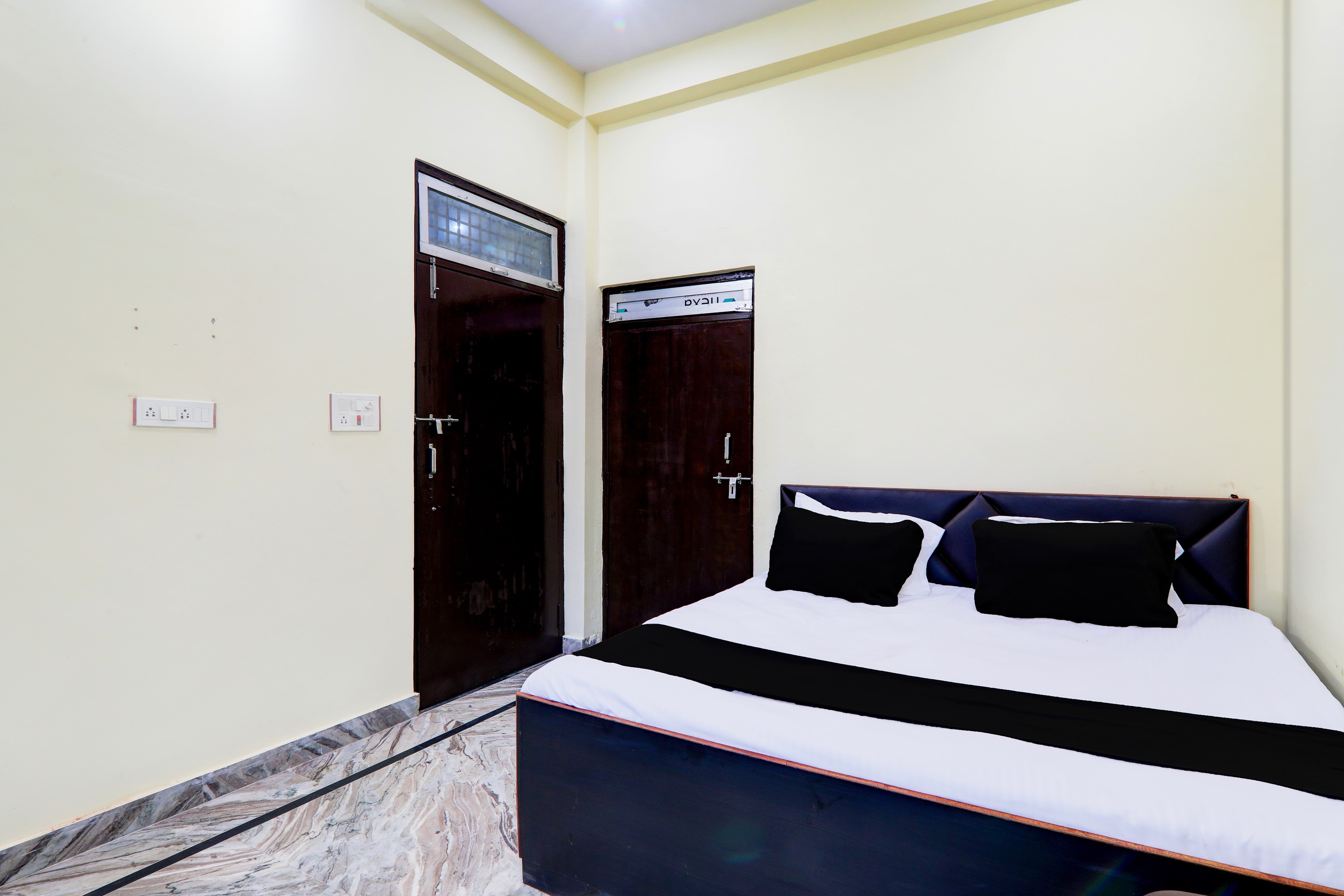 Hotel O Dwarika Guest House - Tap to explore photos