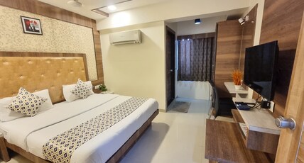 Hotel Shree Balaji Residency Room Type - Deluxe Room