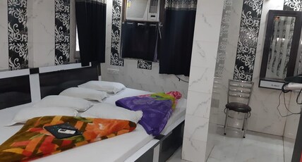 Hotel Jamil and Restaurant Room Type - Deluxe Room