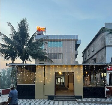 Hotel Hira Palace