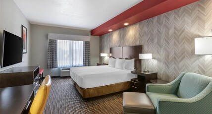 Best Western Plus Gallup Inn & Suites Room Type - 1 King Bed, Non-Smoking, Microwave And Refrigerator, Wi-Fi, Full Breakfast