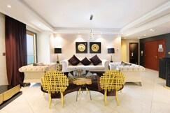 ELIVAAS Curated 4BR&Maid | Sea & Ain Dubai Views | Rimal JBR